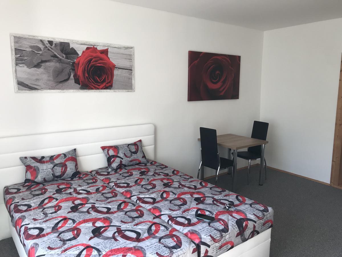 Apartment Dominika Strupcice Exterior photo